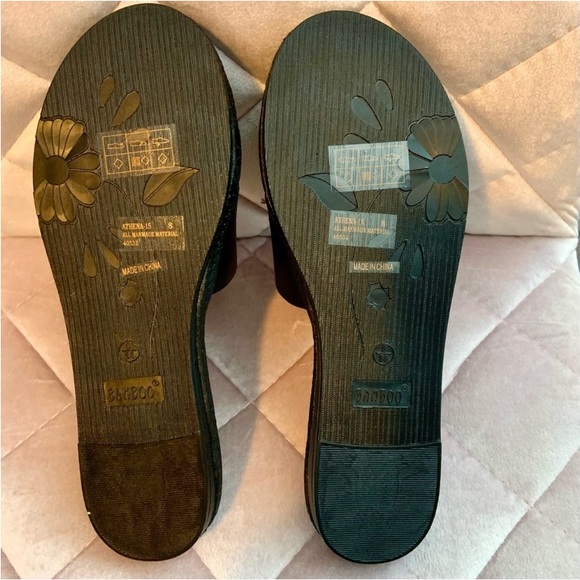 ✨Host pick✨ Bamboo Black Slides with Golden Chunky Chain Accent sz 7/7.5 - Picture 6 of 8